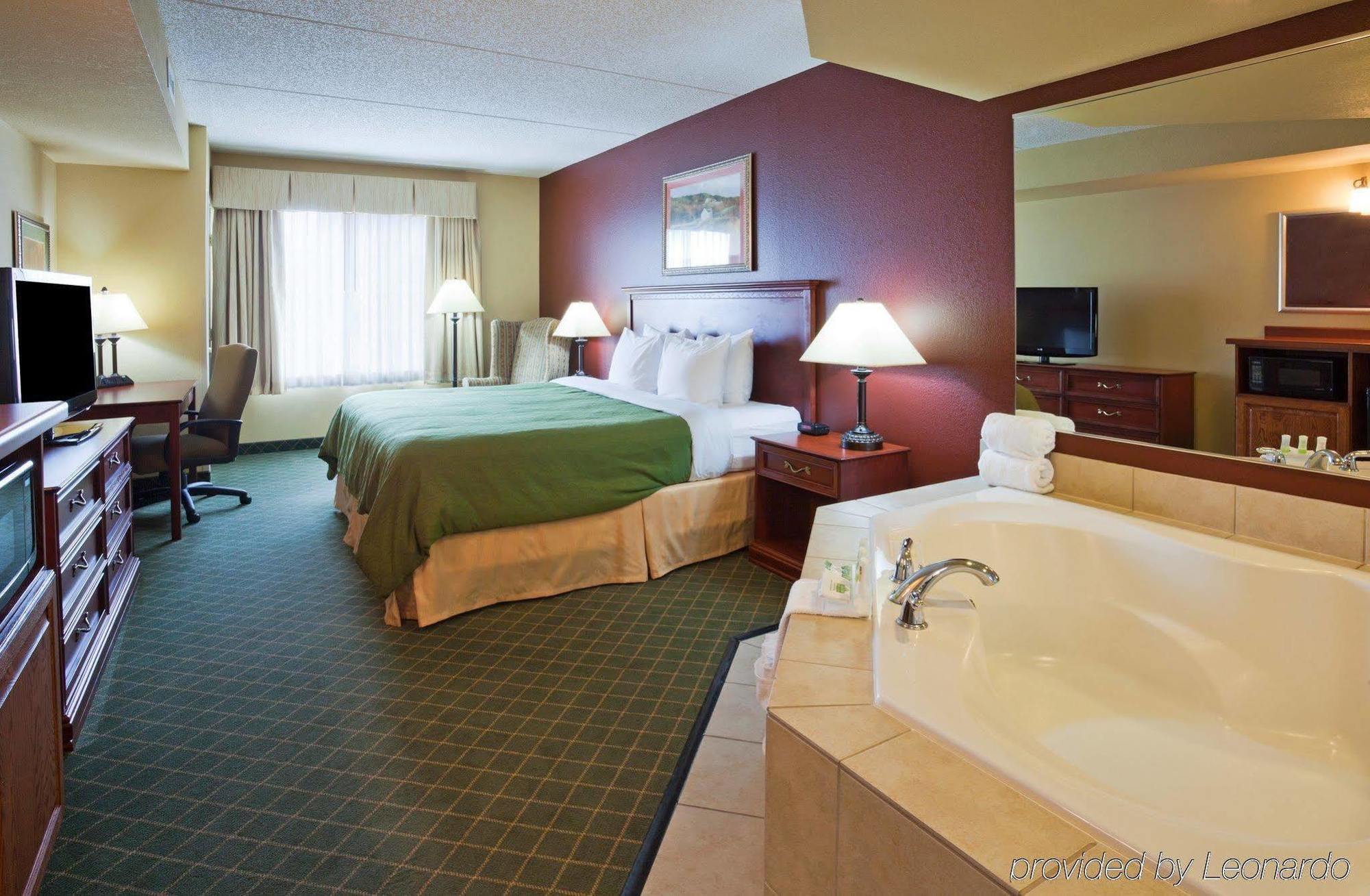 Comfort Inn & Suites St Paul Northeast Vadnais Heights Екстер'єр фото